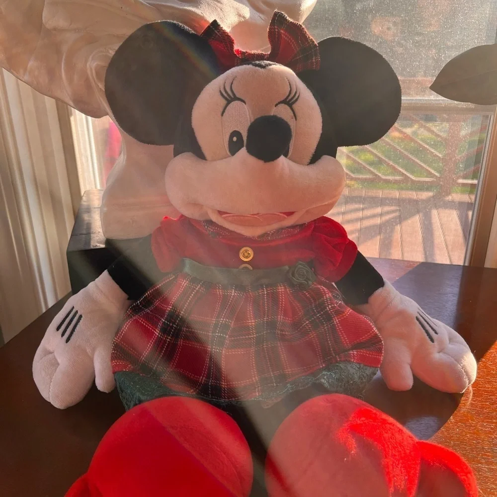 Minnie mouse velour toy by Disney